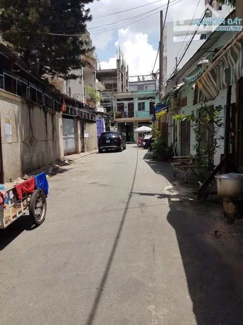 Bán nhà hẻm 7m Lũy Bán Bích Tân Phú 18.7x19m đúc 3 lầu (gần Trịnh Đình Trọng) - 1