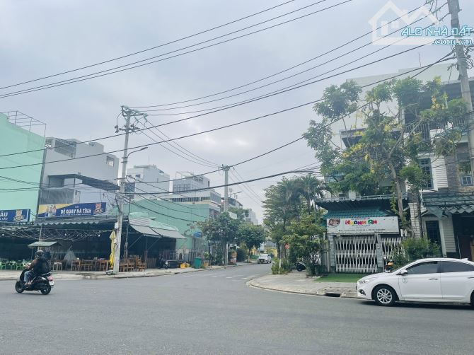 Cần bán Góc 2 MT đường Loseby. DT 170m2. Trục đường thông ra biển Mỹ Khê - 1