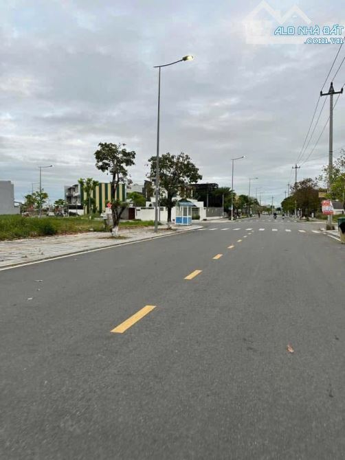 Bán 1 cặp mặt tiền đường Nguyễn Tri phương khu Phước Thạnh ngay trung tâm tp quảng Ngãi - 1