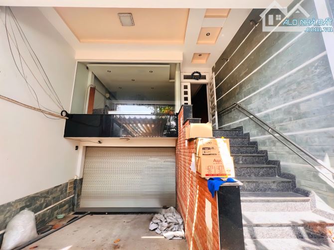 Mặt tiền kinh doanh 4 tầng(Hầm) Gần 200m²(5.6m*33) Giá Tốt - 1
