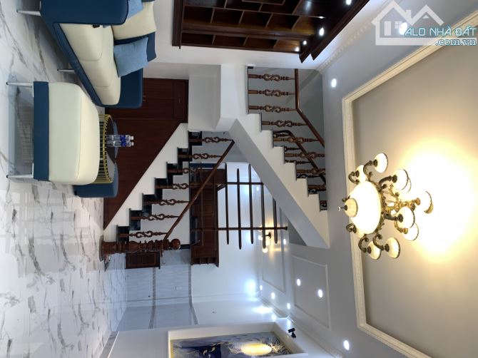 🌟 NHÀ ĐẸP GIÁ TỐT QUẬN 12 – HẺM XE HƠI – KHU PHÂN LÔ – NGANG 5M – 4 TẦNG CHỈ NHỈNH 5 TỶ - 1