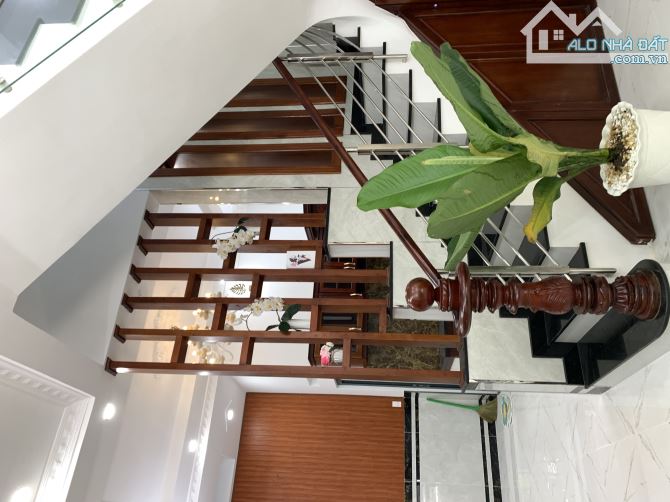 💥 NHÀ ĐẸP GIÁ TỐT QUẬN 12 – HẺM XE HƠI, 4 TẦNG – NGANG KHỦNG 5M – Ở NGAY, PHÁP LÝ CHUẨN - 1