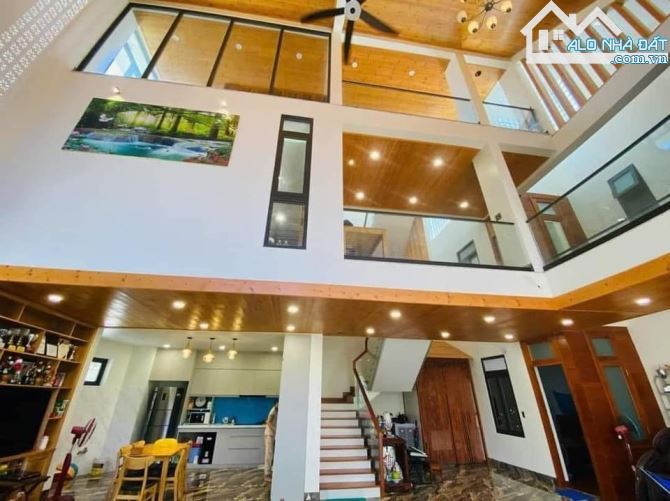 BÁN BIỆT THỰ ĐẸP 1T2L căn góc cực hiếm có tại mặt tiền đường Phường 2 VT. GẦN BIỂN - 1