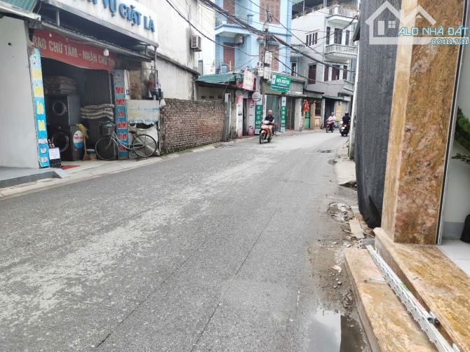 BÁN NHÀ MỚI XÂY PHỐ THỊNH LIỆT NGÕ 3 GÁC ĐỖ CỬA CÁCH Ô TÔ 15M 5 TẦNG HIỆN ĐẠI CHỈ 8,9 - 1