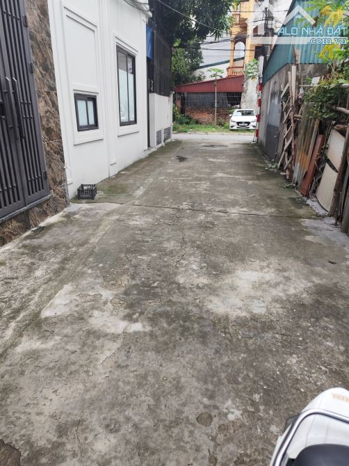 Bán gấp mảnh đất phố Thạch Bàn ô tô tránh DT36m2 mt4.2 giá 6.9 tỷ - 1