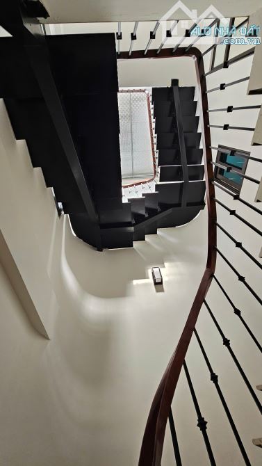 Tôi bán nhà 5T*62m2 phố Hoàng Văn Thái-Thanh Xuân.Mặt ngõ ôtô tránh,vừa ở vừa KD.Giá 13tỷ6 - 12