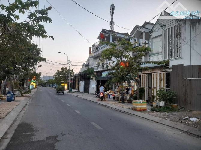 Bán đất Ful thổ cư 2 mặt tiền Thới Tam Thôn 9, Hóc Môn, gần 700m2, ngang 10m. - 2