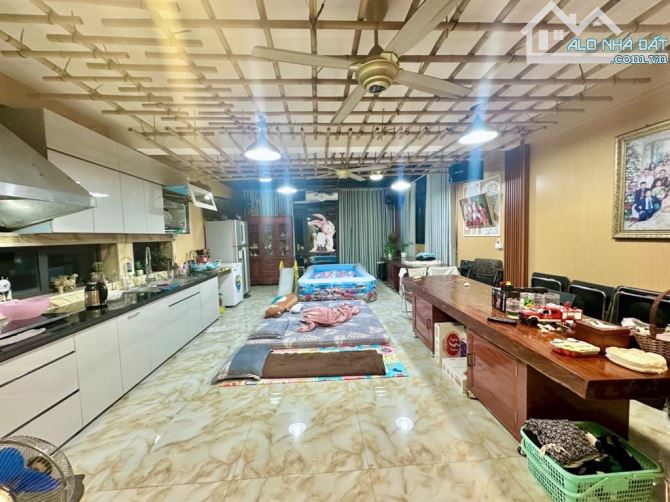 Bán nhà Võ Thị Sáu dt 90m2, 3t, mt 7m, ô tô tránh kinh doanh. - 2