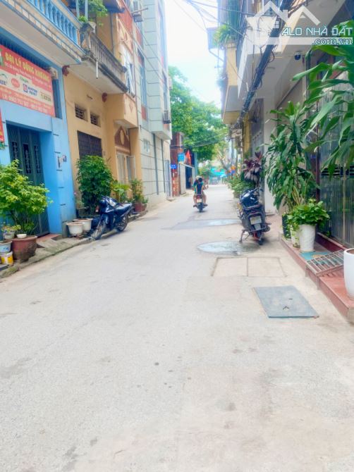 BÁN NHÀ XUÂN LA, 50M² x 5 TẦNG, PHÂN LÔ, NGÕ THÔNG, ÔTÔ TRÁNH, GIÁ CHỈ 9.5 TỶ - 2