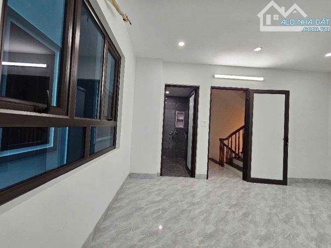 Chị Hoa gửi bán, nhà Trung Tựu 33m2, 5 tầng, giá 5.x tỷ - 2