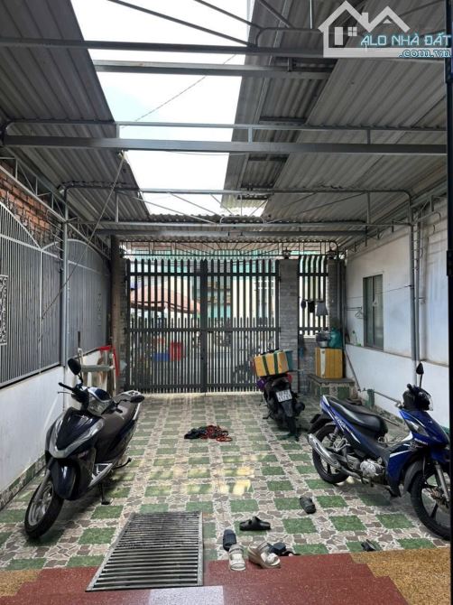 Chính chủ gửi Bán nhà 2 lầu mặt tiền chợ kinh doanh P. Tân Hiệp 125m2 giá 5.5 tỷ  TL - 2