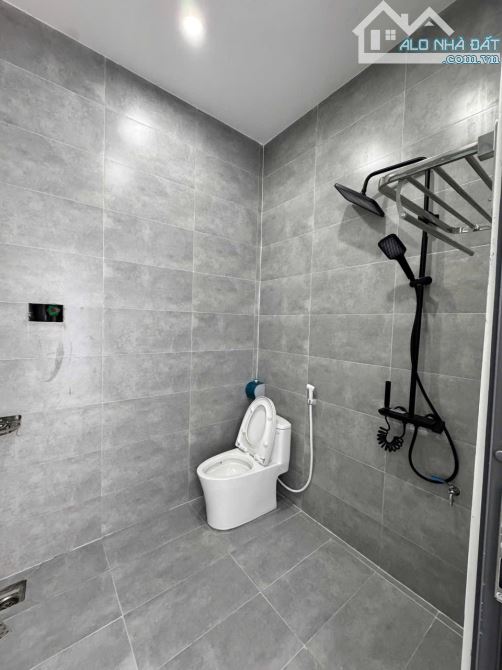 NHÀ MÊ MỚI XÂY P. EAKAO HẺM CẤP 1 YWANG ĐƯỜNG Ô TÔ NÉ NHAU - Loctran - 2