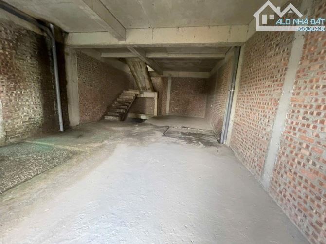 Nhà liền kề khu Kiến Hưng, 83m2, nhà thô, MT đẹp, giá tốt - 2