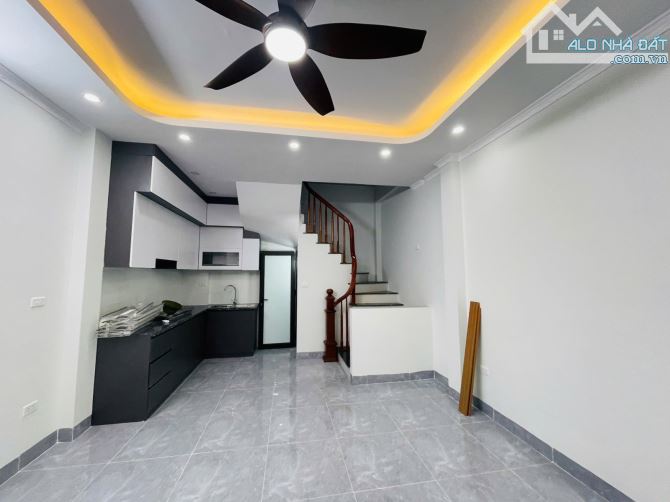 Bán nhà Trung Tựu, Bắc Từ Liêm, 30m2, 5 tầng, mặt tiền 5m, giá 5.65 tỷ - 2