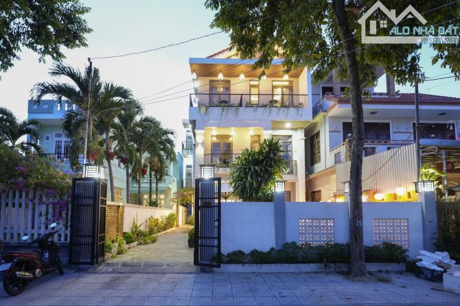 Villa trung tâm phố cổ Dt 271m2, 10P đang kinh doanh, cách chùa cầu 1km - dễ sinh lời - 2