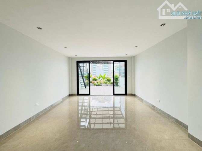 BÁN NHÀ PHÂN LÔ PHỐ LẠC LONG QUÂN TÂY HỒ  22 TỶ DT 65M2  MT 5M  6T THANG MÁY  KINH  Ô TÔ - 2