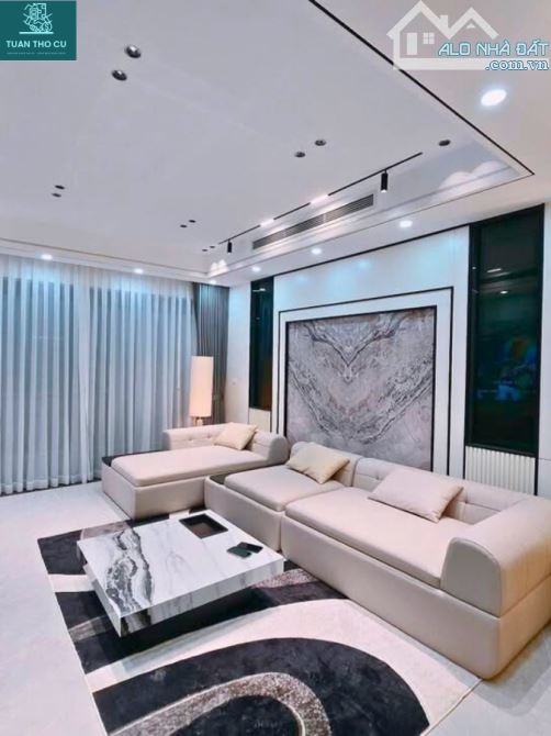 BÁN NHÀ PHỐ PHÙNG HƯNG – LÕI PHỐ CỔ – 110M² – MT 10M – LÔ GÓC – 2 THANG MÁY – 100 TỶ+