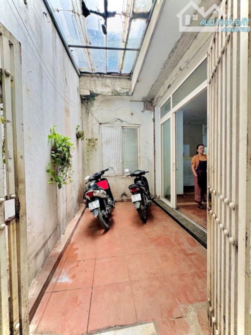 AN TRẠCH - CÁT LINH - ĐỐNG ĐA - - 83M2 -MT VIP 8.3M- 3 THOÁNG - Ô TÔ ĐỖ CỬA - 2