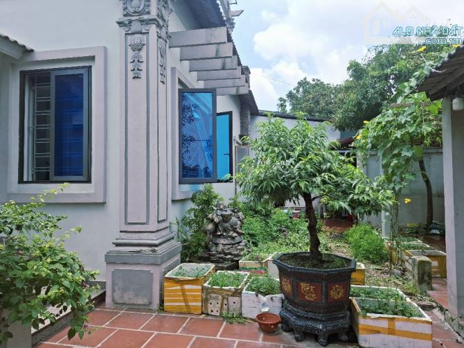 BÁN NHÀ MẶT PHỐ KINH DOANH ĐƯỜNG Ô TÔ TRÁNH DT 70M2 MT 5M LÔ GÓC 3 T - 2