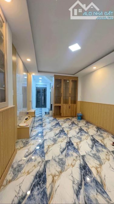 Bán nhà 2 lầu, 4PN, gần cầu Nguyễn Văn Cừ, P2 – Q8 - 2