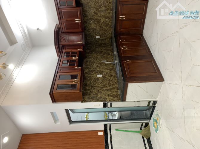 💥 NHÀ ĐẸP GIÁ TỐT QUẬN 12 – HẺM XE HƠI, 4 TẦNG – NGANG KHỦNG 5M – Ở NGAY, PHÁP LÝ CHUẨN - 2