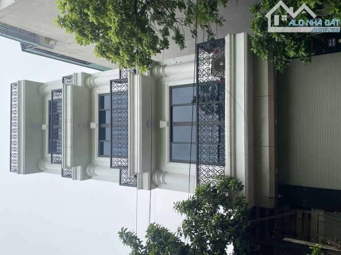 Nhà đẹp 5 tầng dt 50m2, phân lô vỉa hè rộng, view trước nhà là công viên, ở cực sướng. - 2