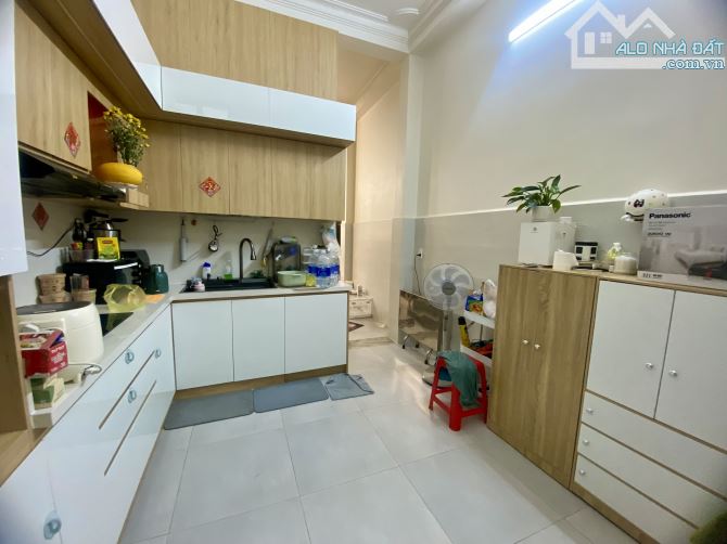 Gấp!!! Chủ Ngộp Nặng Nhà Đẹp Thành Thái - 4 Tầng DT 70m - Giá Nhỉnh 14 Tỷ - 2