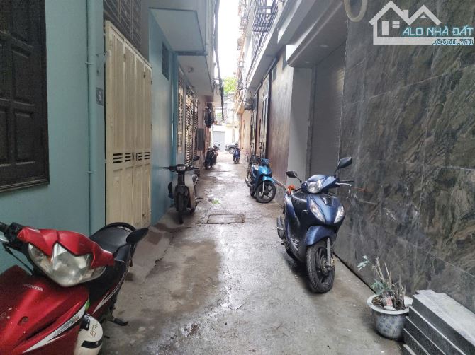 BÁN NHÀ MỚI XÂY PHỐ THỊNH LIỆT NGÕ 3 GÁC ĐỖ CỬA CÁCH Ô TÔ 15M 5 TẦNG HIỆN ĐẠI CHỈ 8,9 - 2