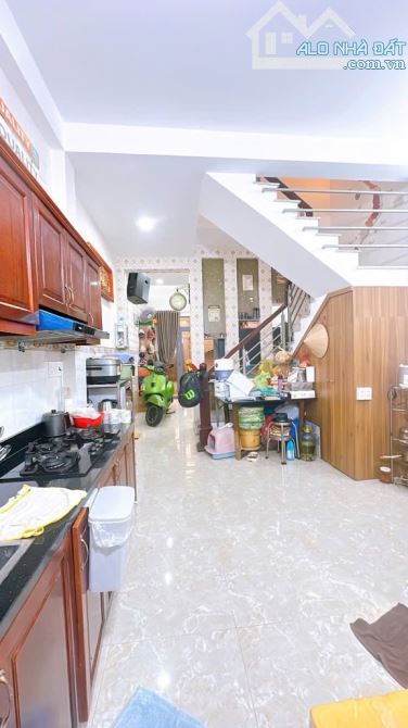 Bán nhà Quận 4, Tôn Thất Thuyết, gần hồ bơi Vân Đồn, 5 tầng, 41m2, ngang 4m, 6 tỷ - 2