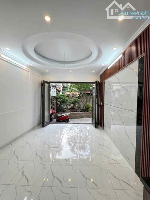 6,8 tỷ nhà đẹp ở ngay - ngõ nông-  ô tô gần, Vĩnh Hưng, Hoàng Mai 30m2, 5T, MT đẹp - 2