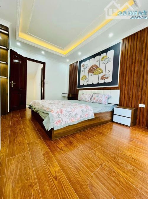 NHÀ ĐẸP PHAN KẾ BÍNH, FULL NỘI THẤT - THOÁNG TRƯỚC SAU - GẦN 100M RA MẶT PHỐ. - 2