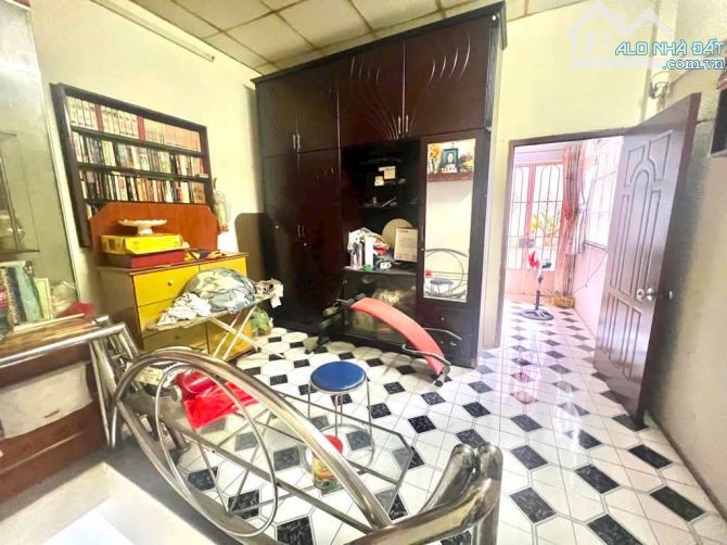 🏡 Dương Quảng Hàm Phường 5 Gò VấP - Sau lưng căn Mặt tiền - 2 Tầng đúc - 2 PN - 2