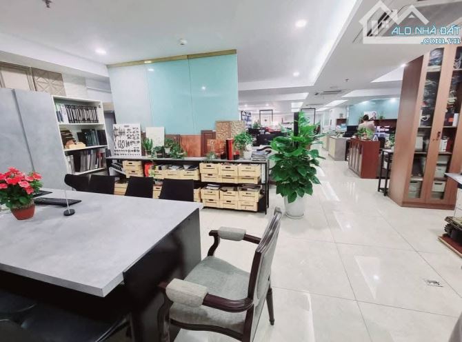 Bán nhà Võ Thị Sáu dt 90m2, 3t, mt 7m, ô tô tránh kinh doanh. - 3