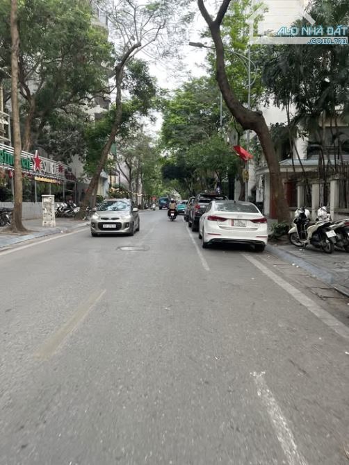BÁN KHÁCH SẠN HÀNG CHUỐI - LÔ GÓC 3 MẶT THOÁNG - SẴN DÒNG TIỀN - 3