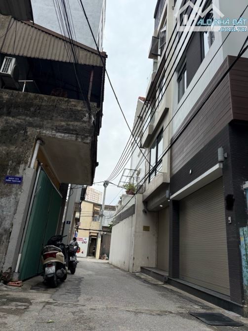 BÁN NHÀ THẠCH BÀN ,LONG BIÊN CÁCH 1 NHÀ RA PHỐ ,NGÕ RỘNG 4M - Ô TÔ VÀO NHÀ giá chỉ 12x tỷ - 3