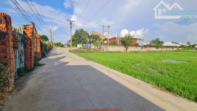 Bán  đất giá rẻ 5x25 m, đường oto,  xã Hòa Khánh Đông, Đức Hòa, Long An giá 950 triệu. - 1