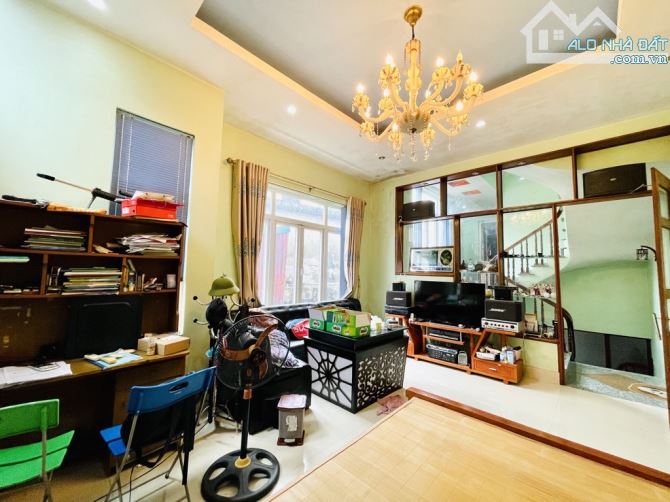 BÁN NHÀ MẶT PHỐ KINH DOANH ĐƯỜNG Ô TÔ TRÁNH DT 70M2 MT 5M LÔ GÓC 3 T - 3