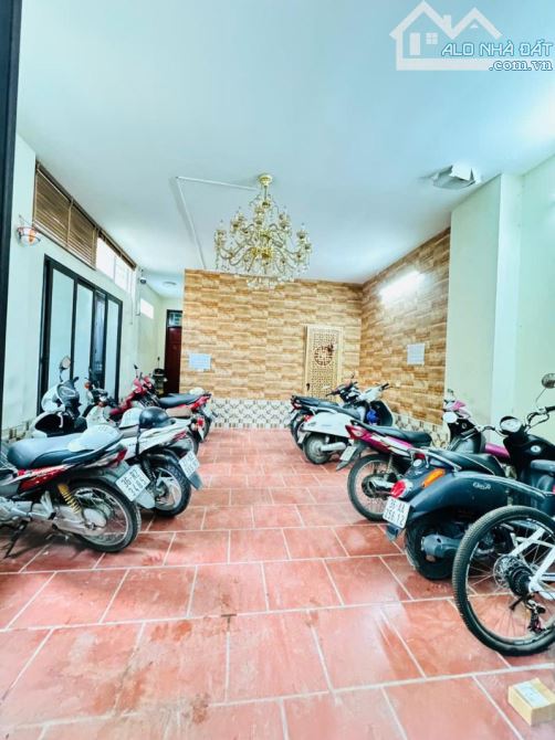 Bán nhà Ngọc Khánh,LÔ GÓC 3 thoáng,THANG MÁY, dòng tiền 500triệu/năm ,DT 90m2  giá 16Tỷ - 3