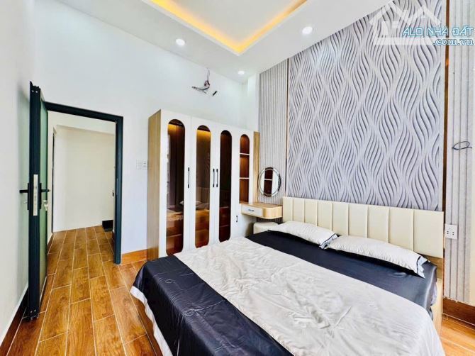 NHÀ 2 TẦNG - CÔNG NHẬN 37M2 - HẺM TRƯỚC NHÀ 5M - PHAN XÍCH LONG - NHỈNH 5 TỶ - 3