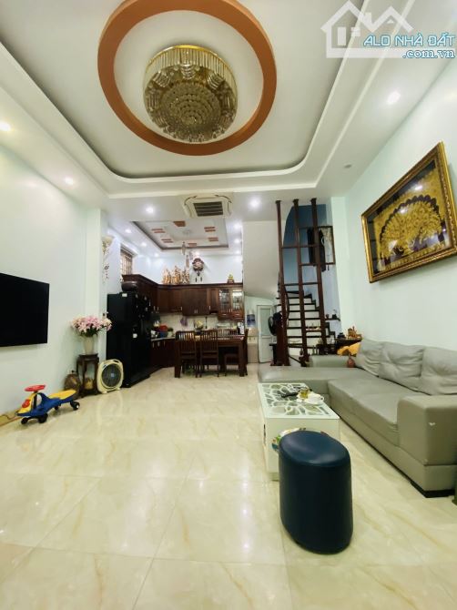 BÁN NHÀ LÔ GÓC, Ô TÔ, CẦU GIẤY DIỆN TÍCH 40M, 5 TẦNG, MẶT TIỀN 4.6M GIÁ NHỈNH 16 TỶ - 3