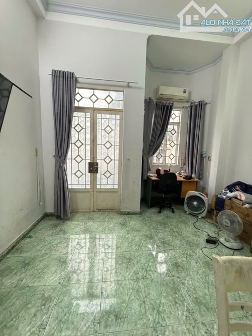 Bán nhà 3 tầng p15 Tân Bình hẻm nhựa 5m xe hơi đỗ cửa 4x10 chỉ nhỉnh 4 tỷ - 3