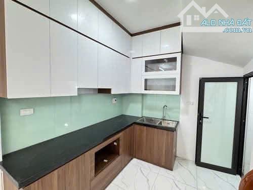 6,8 tỷ nhà đẹp ở ngay - ngõ nông-  ô tô gần, Vĩnh Hưng, Hoàng Mai 30m2, 5T, MT đẹp - 3