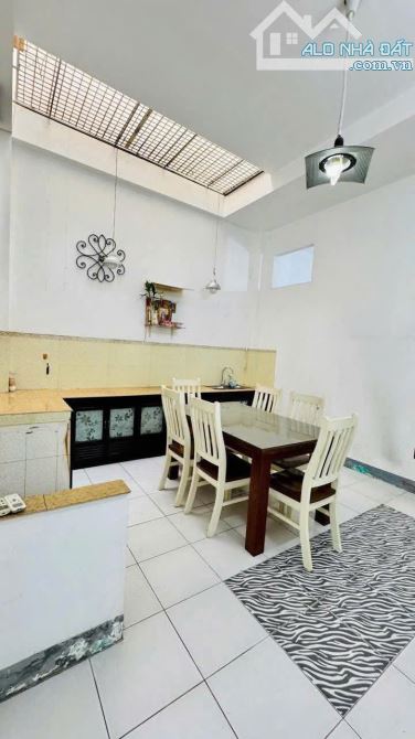 SIÊU HOT- NHÀ 3TẦNG MỚI ĐẸP- MẶT  TIỀN YÊN KHÊ- TT ĐÀ NẴNG- DT 123M2-GIÁ NHỈNH 8 TỶ. - 3