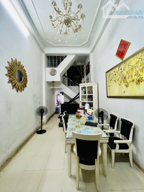 THỤY KHUÊ - NHÀ 2 MẶT NGÕ RỘNG - Ô TÔ VF3 ĐỖ,10M RA PHỐ - NGÃ TƯ CĂN CAO - GẦN HỒ TÂY - 3