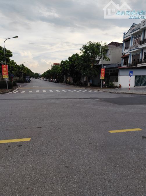 Bán đất mặt phố phúc lợi 60m² , mt 5,2m đường ôtô tránh vỉa hè kinh doanh giá 11 tỷ TL . - 4