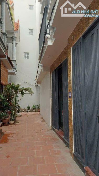 BÁN NHÀ SIÊU HIẾM TẠI CẦU DIỄN, NGÕ RỘNG - NHÀ 30M2, 5 TẦNG, MT 3,6 M - GIÁ 6,5 TỶ - 4