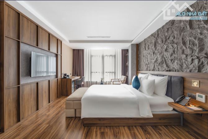 cho thuê khách sạn 55 phòng- mặt tiền đồng khởi( view sông )- dt: 20x15- giá: 2,2 tỷ/th - 4