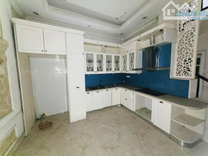 Bán Nhà Xuân Thuỷ 50m2, 4 Tầng, MT 8,3m, Ô Tô Tránh - Kinh Doanh Giá 20,9 Tỷ - 4