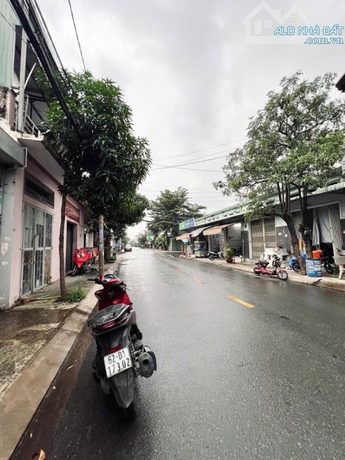 Hóc Môn bán nhà 3 tầng mt đường 12m kinh doanh tự do giá 5,4ty - 4