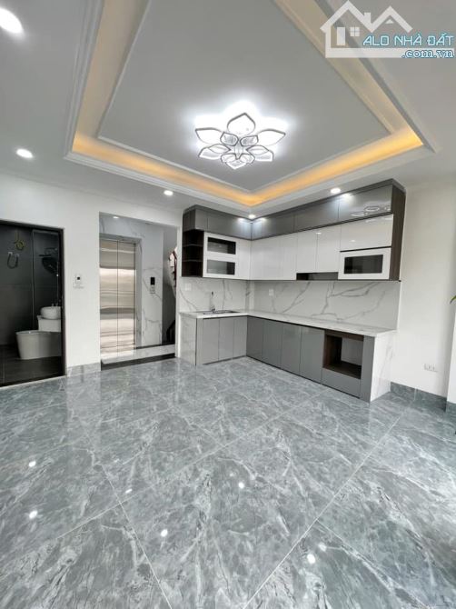NHÀ THANG MÁY 6 TẦNG PHỐ KHƯƠNG ĐÌNH, 35M2, MẶT TIỀN 4.5M GIÁ NHỈNH 8 TỶ - 4